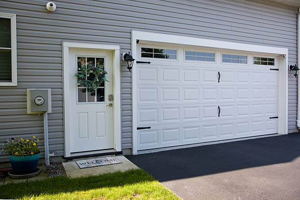 24/7 Emergency Garage Door Panel Replacement experts in Mount Vernon, WA
